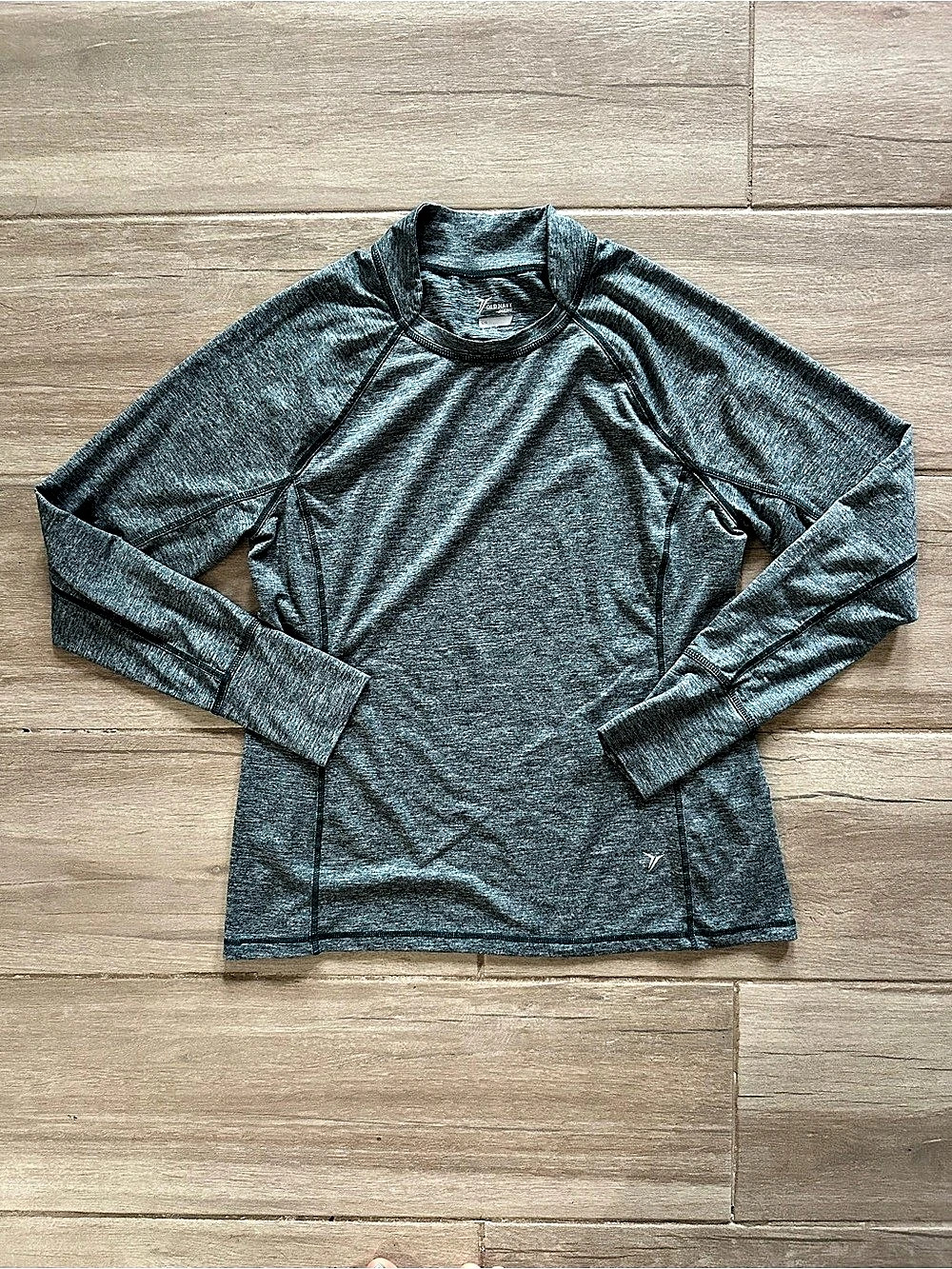 Old Navy Long Sleeve Athletic Top in Gray Green Size Large